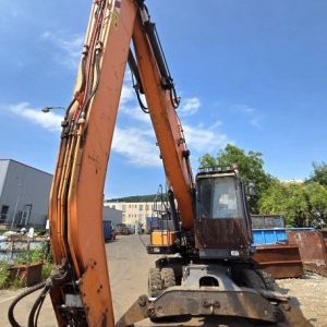 foto 25.5t bagr překládka Doosan DX250 WMH5 (DEVELON) kolové rypadlo handler