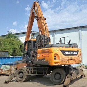 foto 25.5t bagr překládka Doosan DX250 WMH5 (DEVELON) kolové rypadlo handler