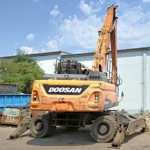foto 25.5t bagr překládka Doosan DX250 WMH5 (DEVELON) kolové rypadlo handler