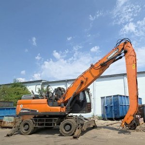 foto 25.5t bagr překládka Doosan DX250 WMH5 (DEVELON) kolové rypadlo handler