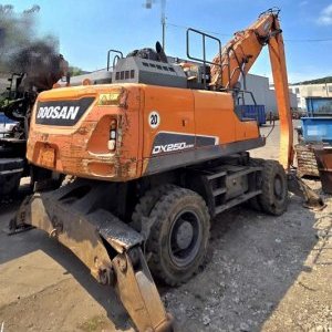 foto 25.5t bagr překládka Doosan DX250 WMH5 (DEVELON) kolové rypadlo handler
