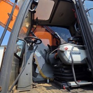 foto 25.5t bagr překládka Doosan DX250 WMH5 (DEVELON) kolové rypadlo handler