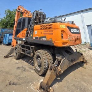 foto 25.5t bagr překládka Doosan DX250 WMH5 (DEVELON) kolové rypadlo handler